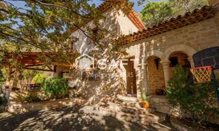 Maison 8 Pièces 232 m² à vendre à La Motte (83920)