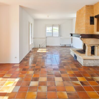 Maison 7 pièces 299999 €