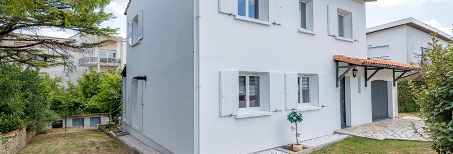 Maison 9 Pièces 115 m² à vendre à Saintes (17100)