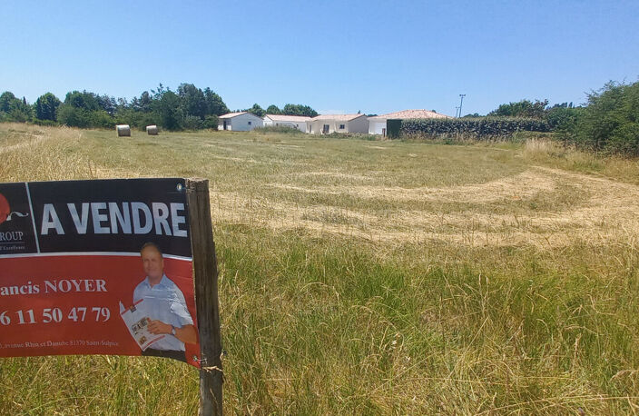Rabastens Terrain à bâtir plat de 638 m2  Entre l'école et le collège Proche du centre ville — photo 2