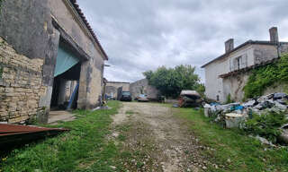 Maison 10 Pièces 251 m² à vendre à Nercillac (16200)