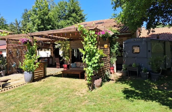 Beau camping avec maison d'habitation et 7.8ha de terrain — photo 3