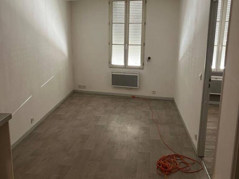 Appartement à louer nu, 1 chambre, Saintes — photo 1