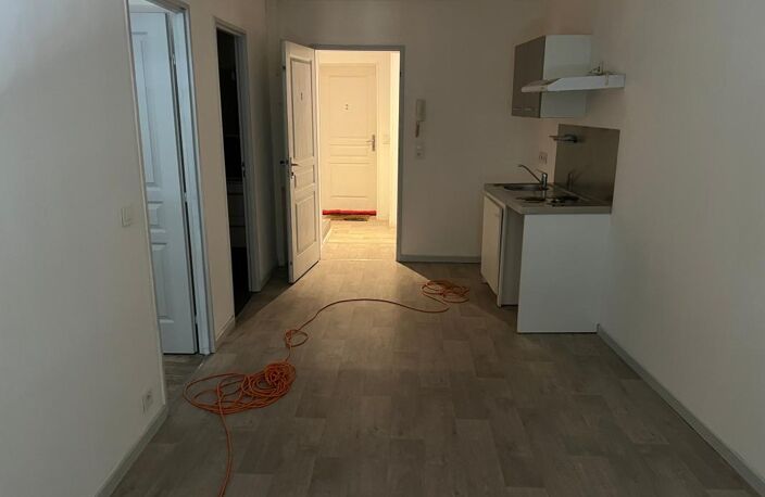 Appartement à louer nu, 1 chambre, Saintes — photo 2