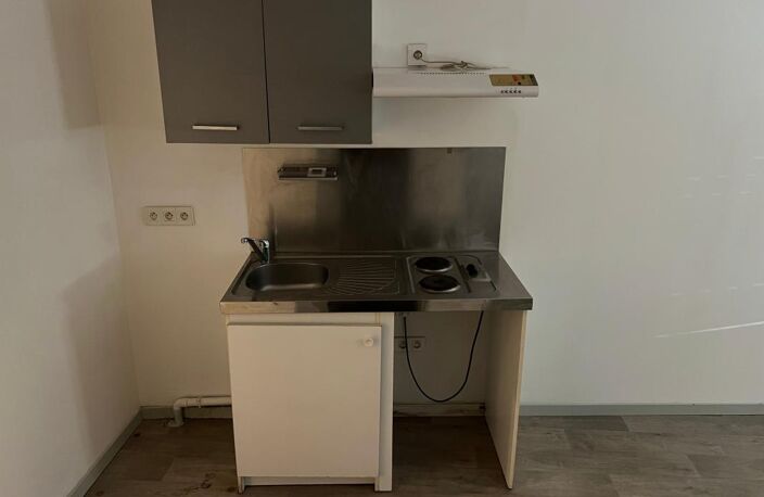 Appartement à louer nu, 1 chambre, Saintes — photo 3