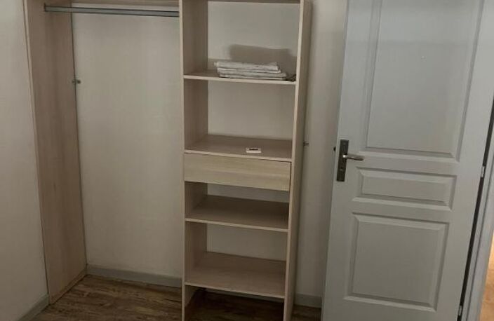 Appartement à louer nu, 1 chambre, Saintes — photo 4
