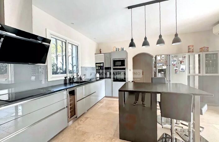 Belle Maison avec Piscine à vendre surles hauteurs de Beaucaire — photo 4