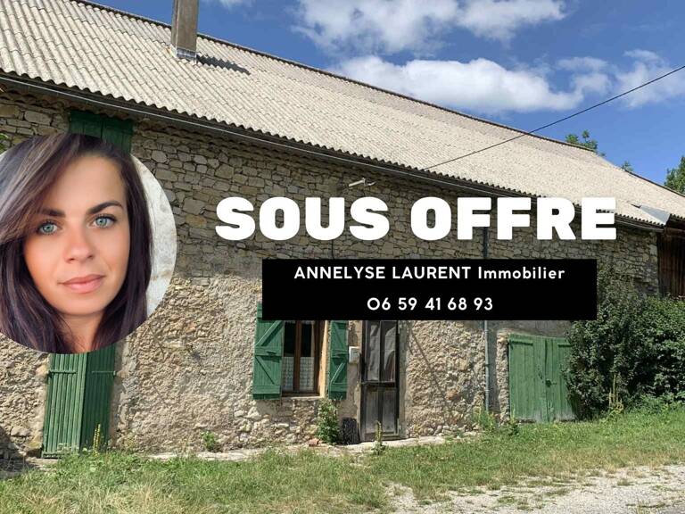 À vendre – Corps de ferme mitoyen à rénover – Lus-la-Croix-Haute (26620) — photo 1