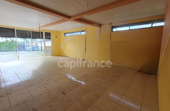 A LOUER-LOCAL COMMERCIAL 200 m² FORT DE FRANCE (972) — photo 3