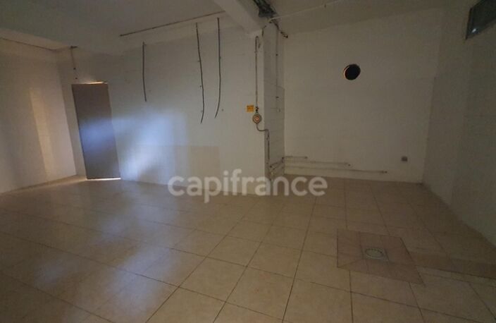 A LOUER-LOCAL COMMERCIAL 200 m² FORT DE FRANCE (972) — photo 5