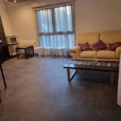 Appartement 2 pièces 893 €