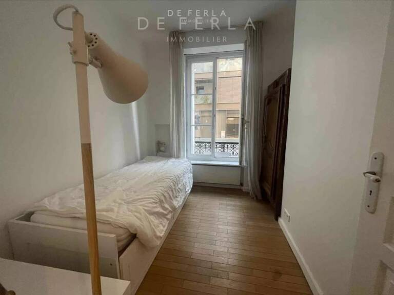 Rez-de-chaussée 2 pièces – 28 m² – Quartier École Militaire — photo 1