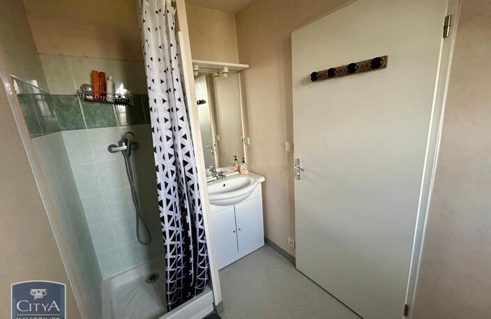 Location appartement 2 pièces 31 m² à Cholet (49300) — photo 4