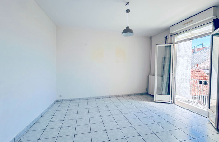 A VENDRE APPARTEMENT 3 PIECES - BORDEAUX BARRIERE DE TOULOUSE — photo 2