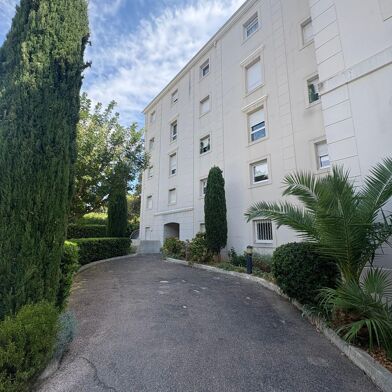 Appartement 3 pièces 1930 €