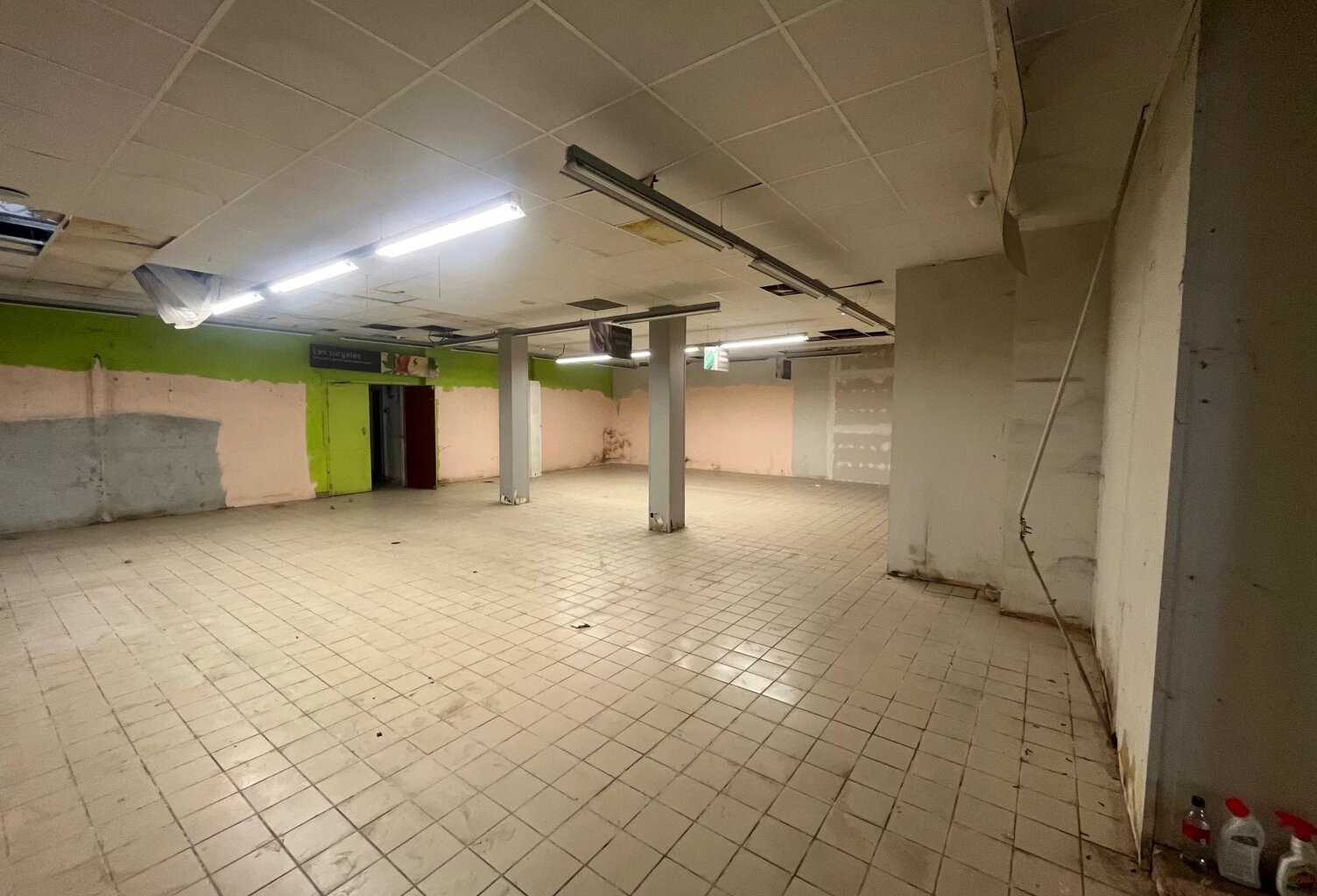 MUR LOCAL COMMERCIAL — photo 1