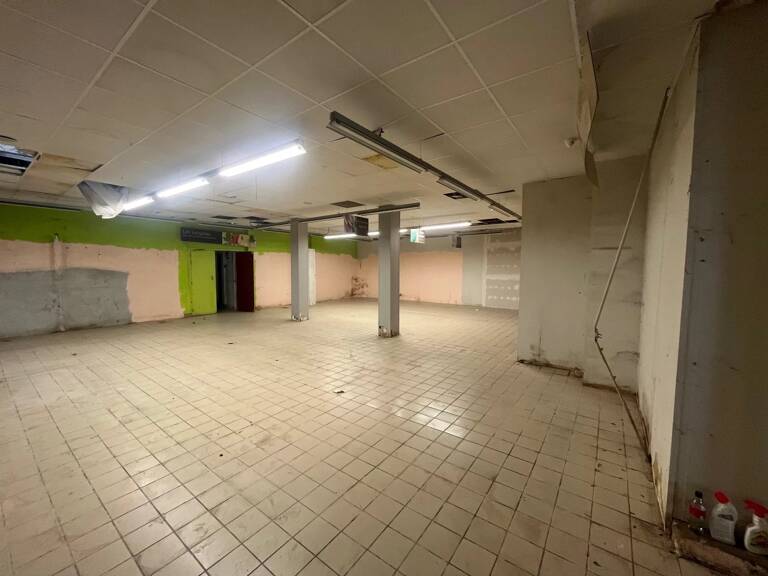 MUR LOCAL COMMERCIAL — photo 1