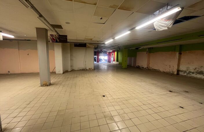MUR LOCAL COMMERCIAL — photo 2