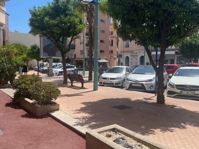 COIFFEUR CENTRE VILLE — photo du bien
