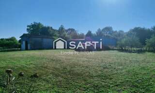 Terrain  985 m² à vendre à Mervent (85200)