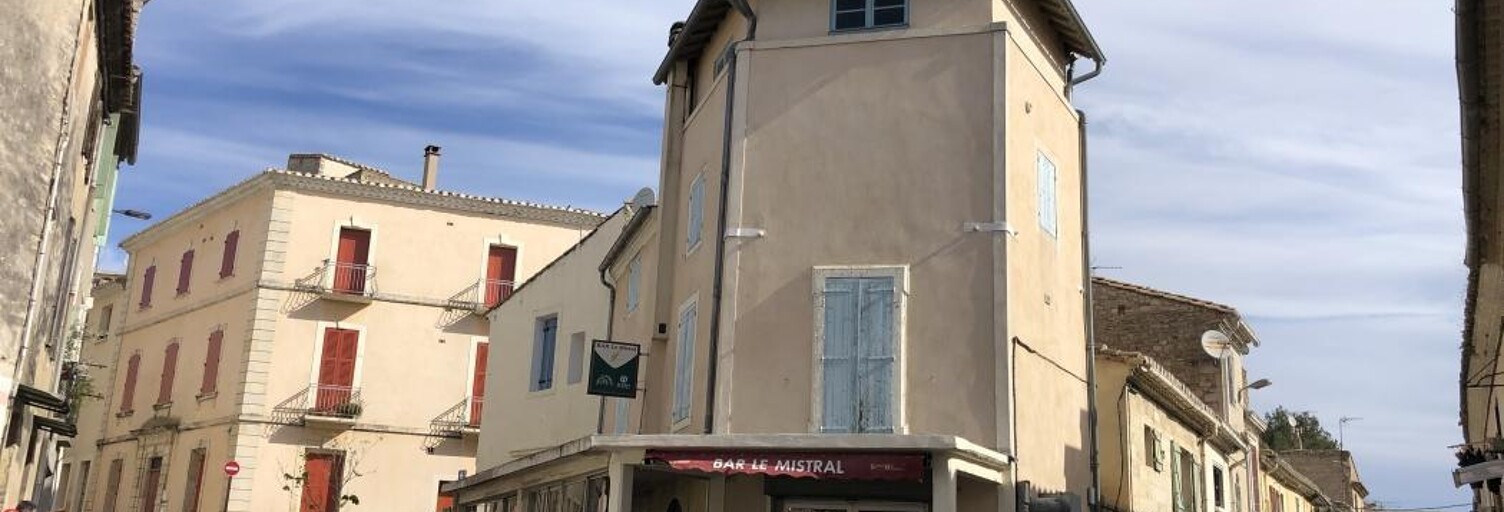 Immeuble  100 m² à vendre à Saint-Gilles (30800)