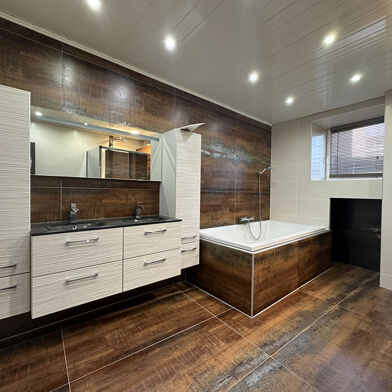 Appartement 5 pièces 228800 €