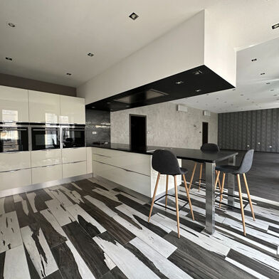 Appartement 5 pièces 228800 €