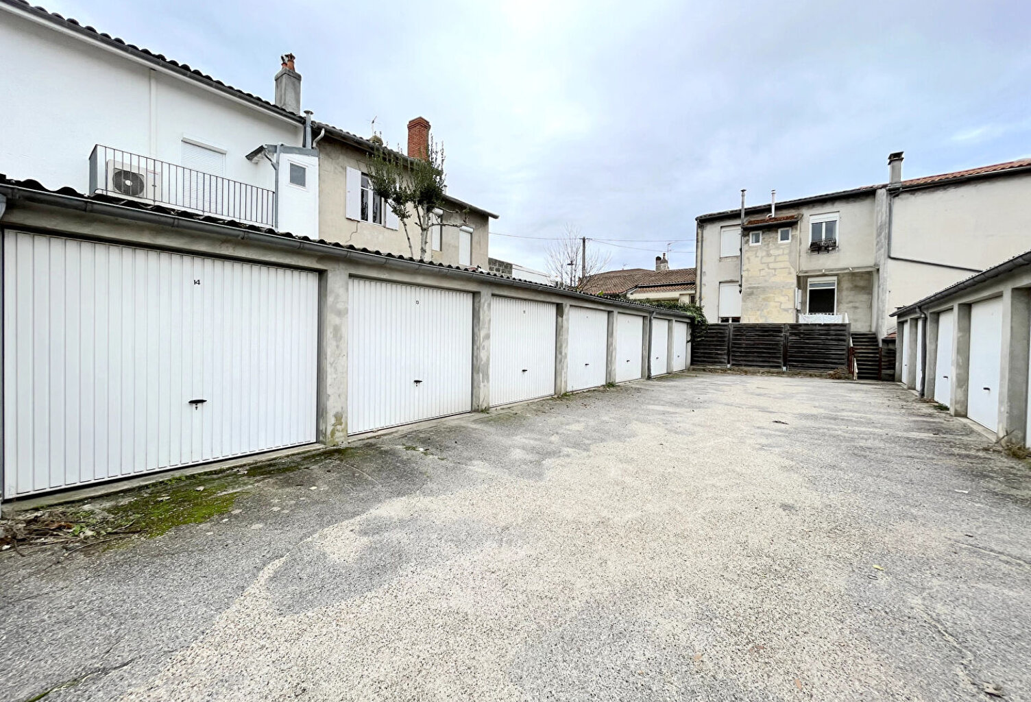 A VENDRE GARAGES INDIVIDUELS - BORDEAUX BARRIERE DE TOULOUSE — photo 1