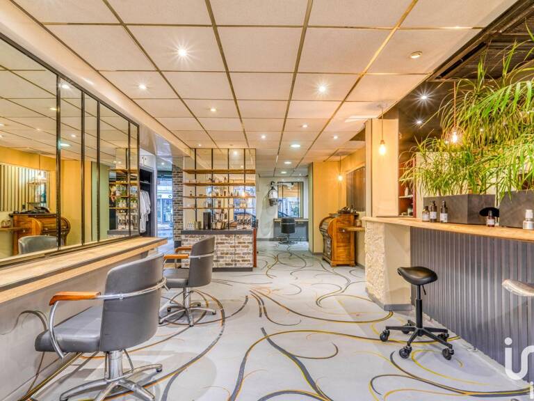 Vente Boutique/Local commercial 107 m&sup2; — photo 1
