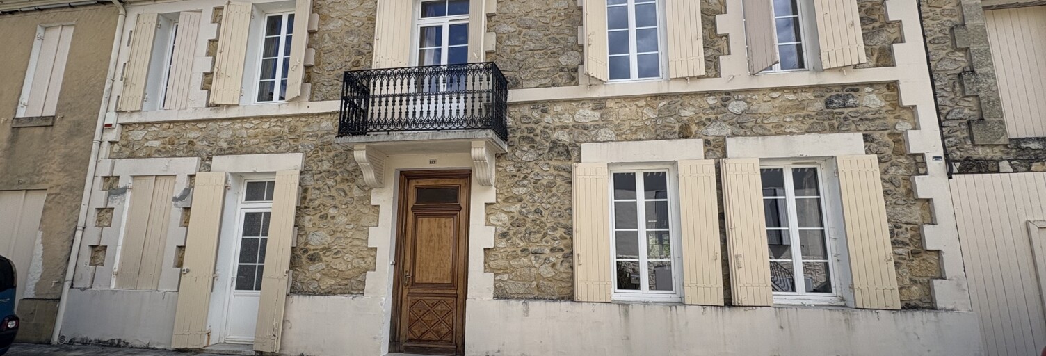 Maison 9 Pièces 330 m² à vendre à Villefranche-de-Lonchat (24610)