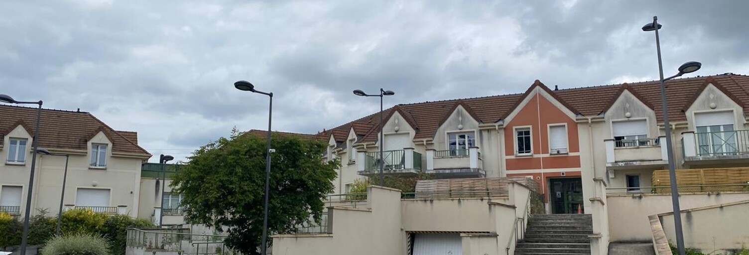 Garage  12 m² à vendre à Persan (95340)