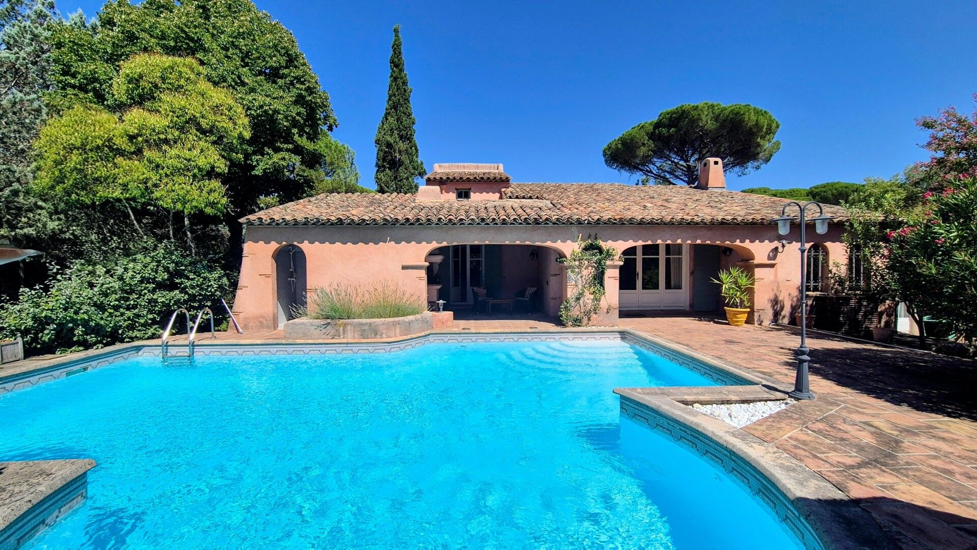 Villa / Maison  T5 à vendre Vidauban 83550