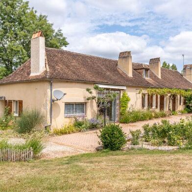 Maison 10 pièces 617700 €