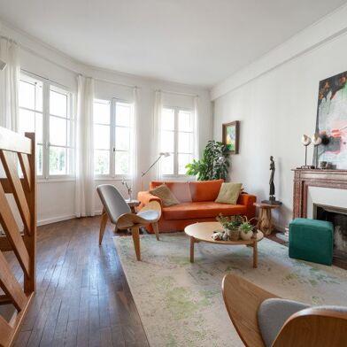 Appartement 5 pièces 329868 €