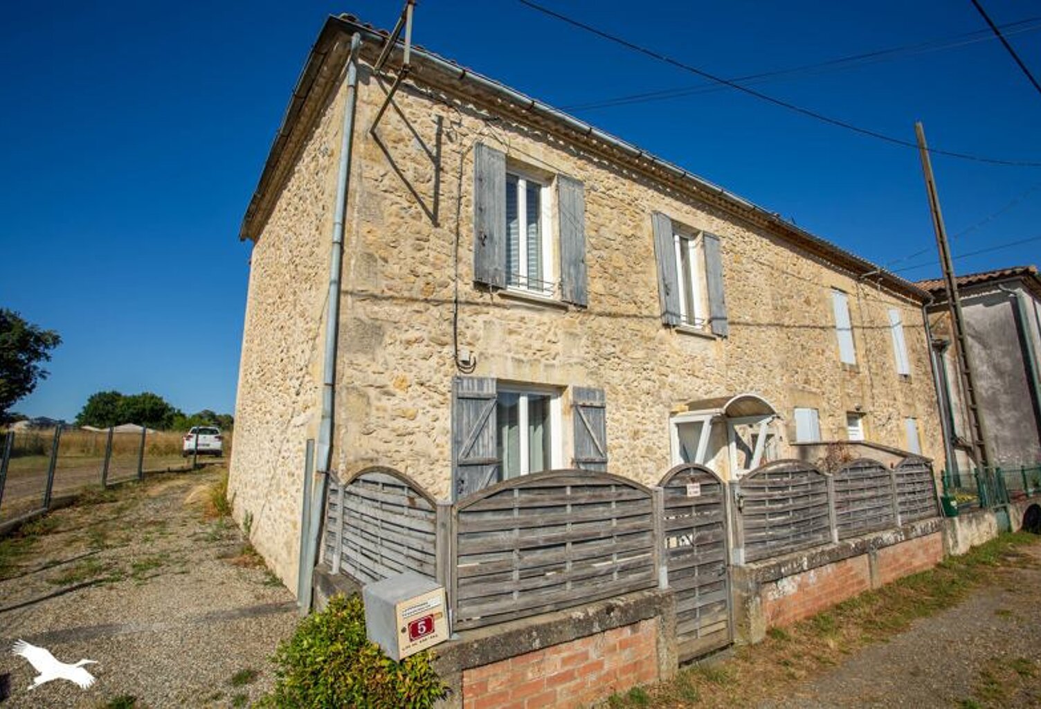 Maison en pierre de 5 pièces principales — photo 1
