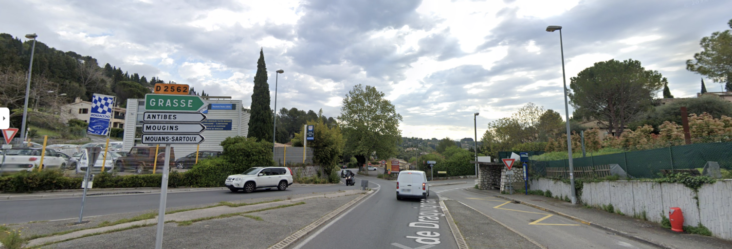 Garage  75 m² à vendre à Peymeinade (06530)