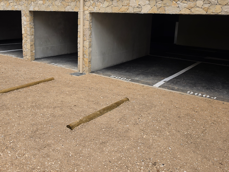 VENTE PARKING EXTÉRIEUR DOUBLE - PEYMEINADE (06) — photo 1