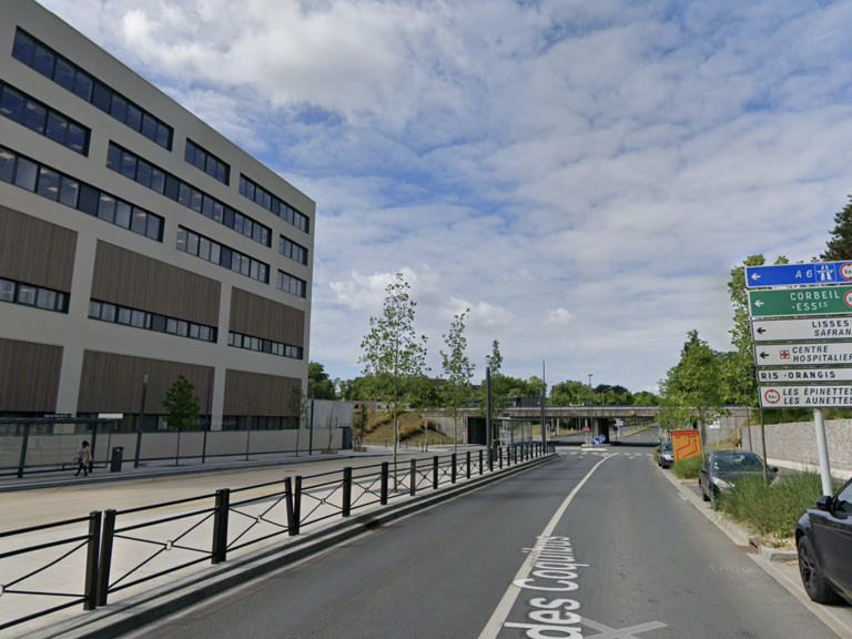 VENTE PARKING BOXABLE - ÉVRY-COURCOURONNES (91)   FORT POTENTIEL LOCATIF — photo 1