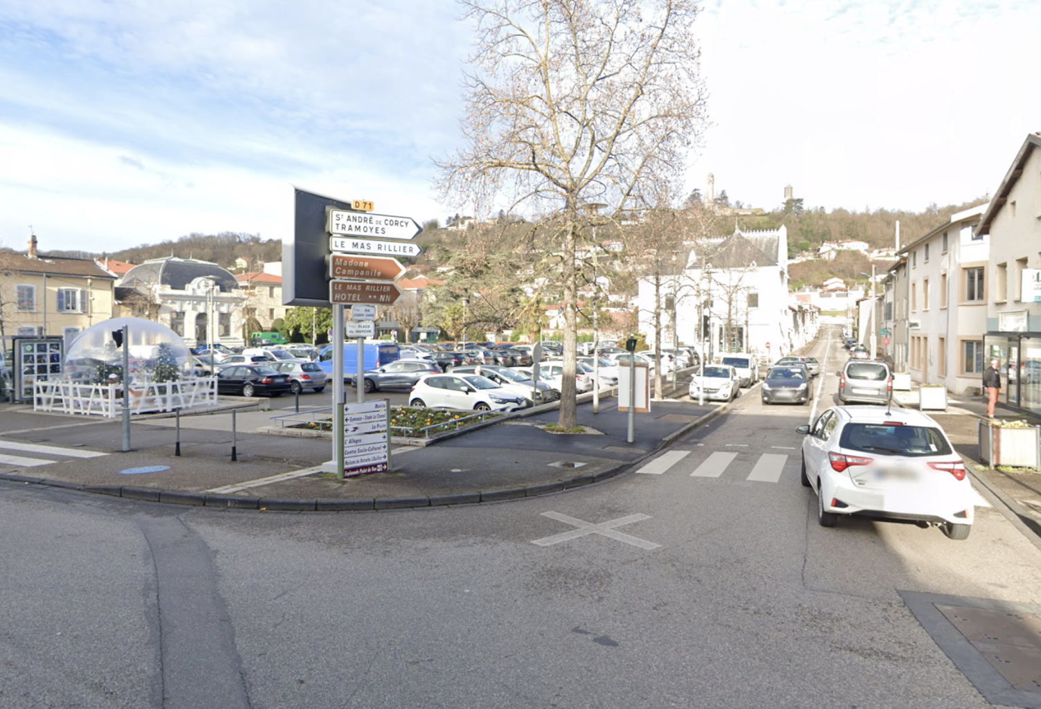 VENTE LOT DE 3 PARKINGS EXTÉRIEURS - MIRIBEL (01) — photo 1