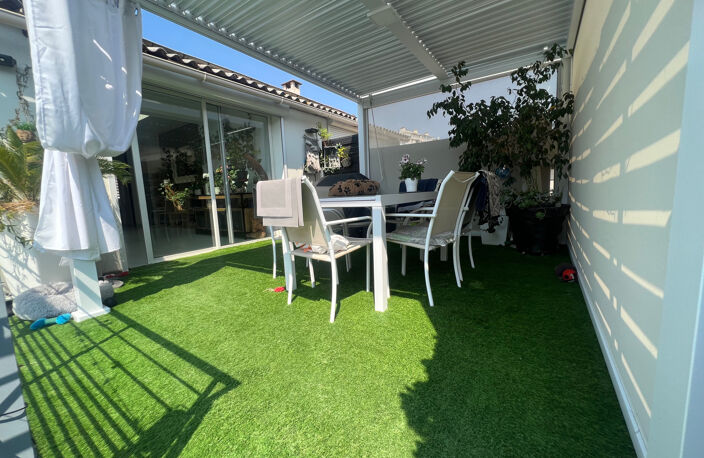 RARE 290M MER ! VILLA  T5  DE 258 M2  JARDIN 200 M2 PISCINE — photo 2
