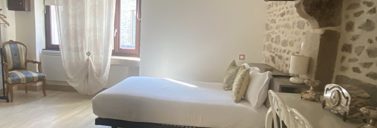 Immeuble  161 m² à vendre à Dun-le-Palestel (23800)