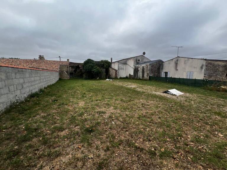 Terrain À Vendre Meursac 371m2 de terrain — photo 1