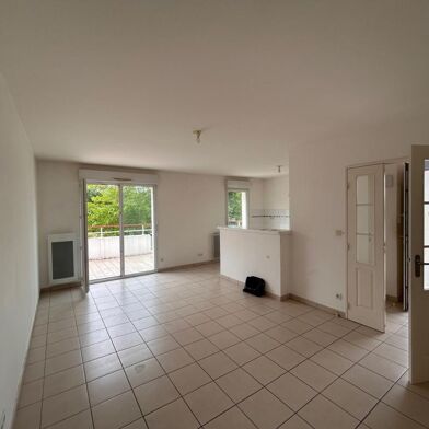 Appartement 3 pièces 834 €