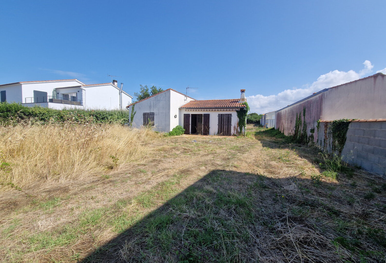 Maison à vendre 3 pièces avec garage sur 1 648 m² de terrain FOURAS (17) — photo 1