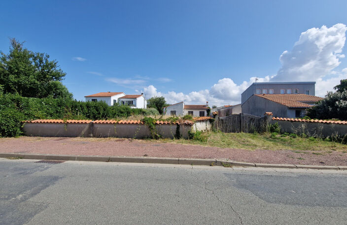 Maison à vendre 3 pièces avec garage sur 1 648 m² de terrain FOURAS (17) — photo 5