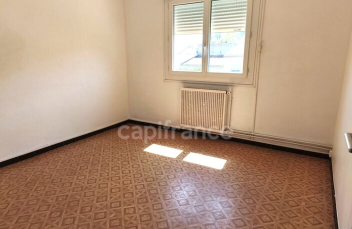 MAISON D'ENVIRON 104M² AVEC 4 CHAMBRES ET GARAGE SUR TERRAIN ARBORE — photo 5
