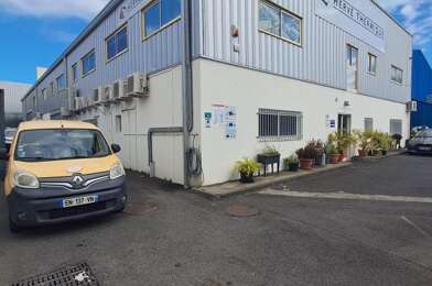 Local industriel  20570 €