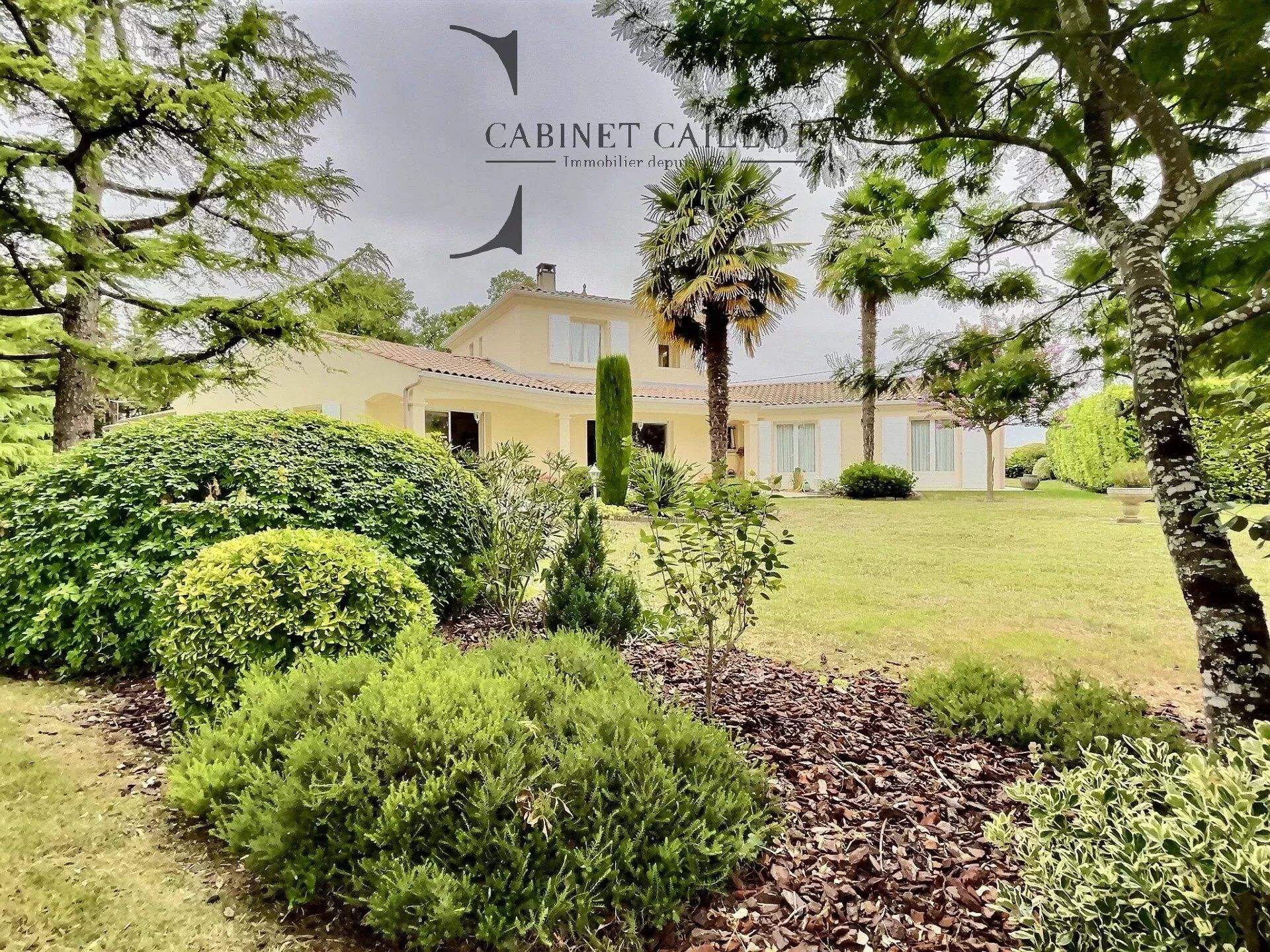 Villa / Maison  T5 à vendre Chermignac 17460