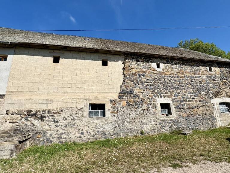 Grange/ Etable à rénover — photo 1