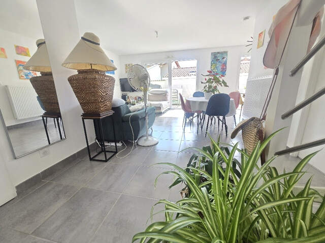 À vendre : Villa jumelée récente, 4 chambres, proche centre — photo du bien